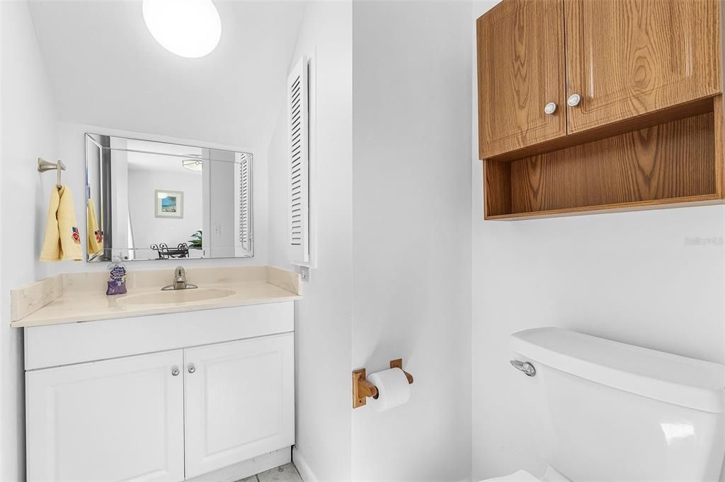 For Sale: $179,000 (2 beds, 2 baths, 987 Square Feet)