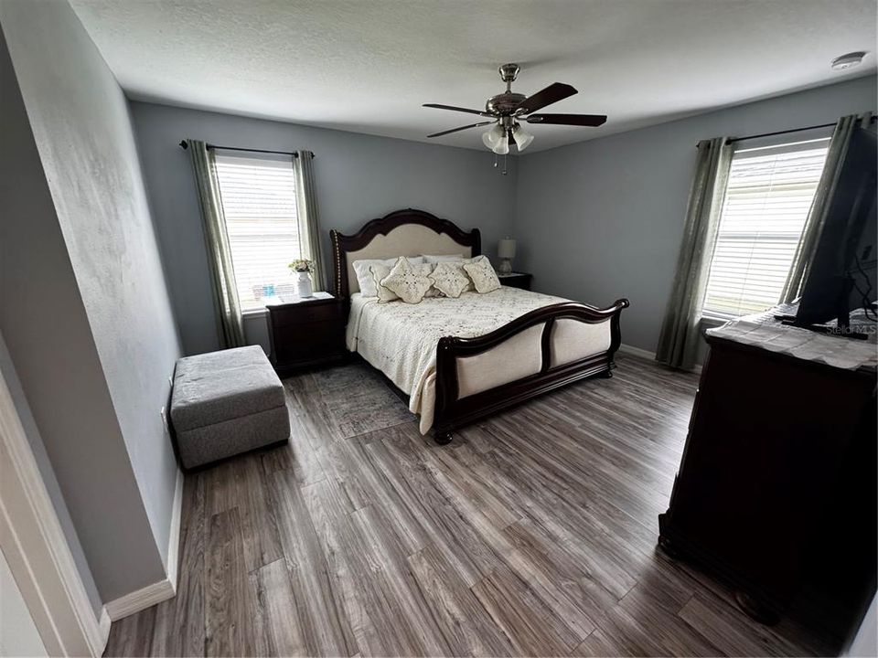 En Venta: $310,000 (3 camas, 2 baños, 1768 Pies cuadrados)