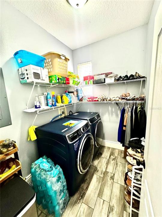 En Venta: $310,000 (3 camas, 2 baños, 1768 Pies cuadrados)