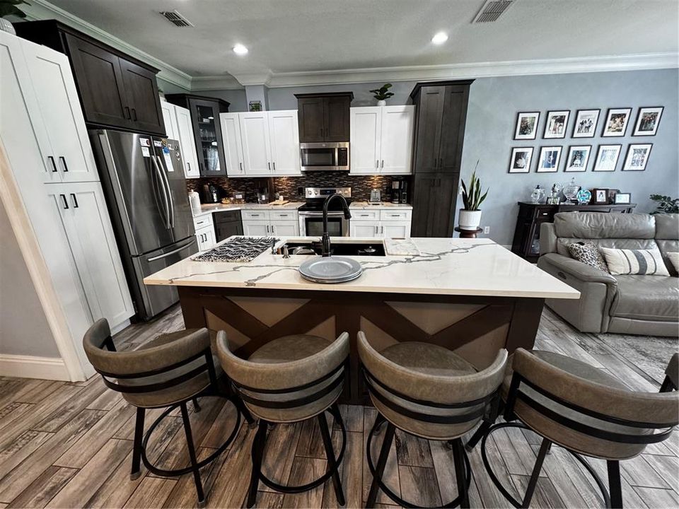 En Venta: $310,000 (3 camas, 2 baños, 1768 Pies cuadrados)