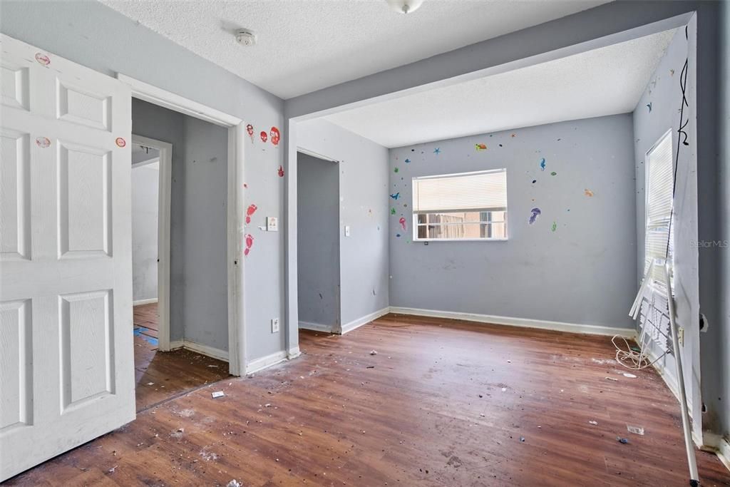 En Venta: $210,000 (3 camas, 2 baños, 1250 Pies cuadrados)