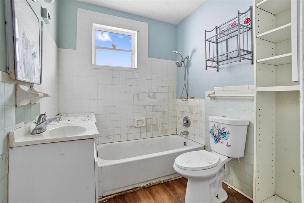 En Venta: $210,000 (3 camas, 2 baños, 1250 Pies cuadrados)