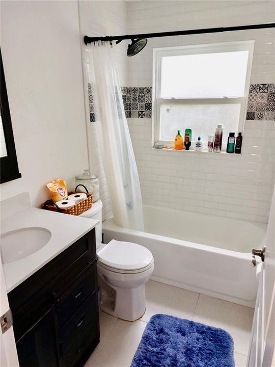 合同活跃: $329,000 (3 贝兹, 2 浴室, 1451 平方英尺)