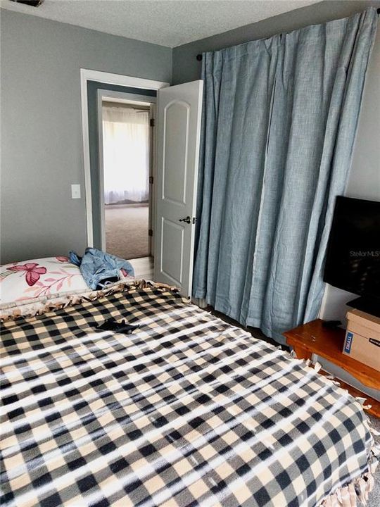 合同活跃: $329,000 (3 贝兹, 2 浴室, 1451 平方英尺)