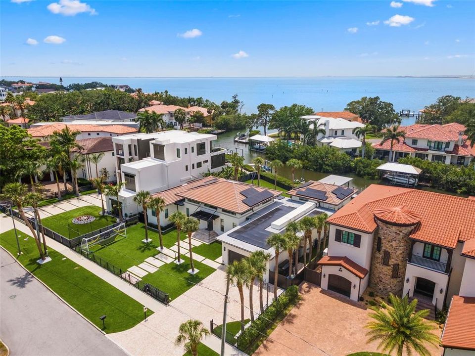 На продажу: $6,499,000 (4 спален, 4 ванн, 4325 Квадратных фут)