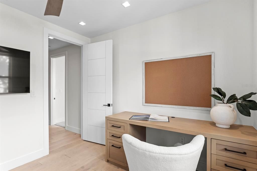 На продажу: $6,499,000 (4 спален, 4 ванн, 4325 Квадратных фут)