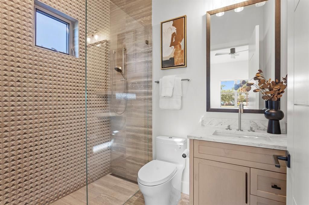 На продажу: $6,499,000 (4 спален, 4 ванн, 4325 Квадратных фут)