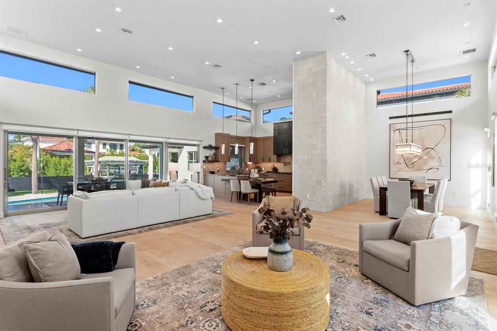 На продажу: $6,499,000 (4 спален, 4 ванн, 4325 Квадратных фут)