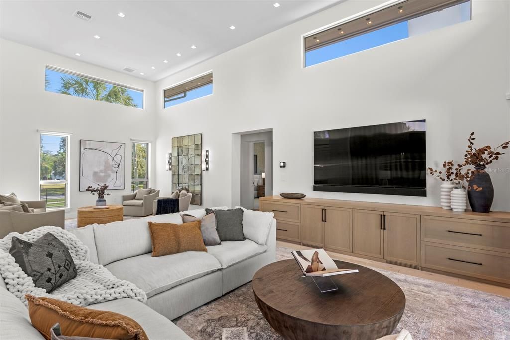 На продажу: $6,499,000 (4 спален, 4 ванн, 4325 Квадратных фут)