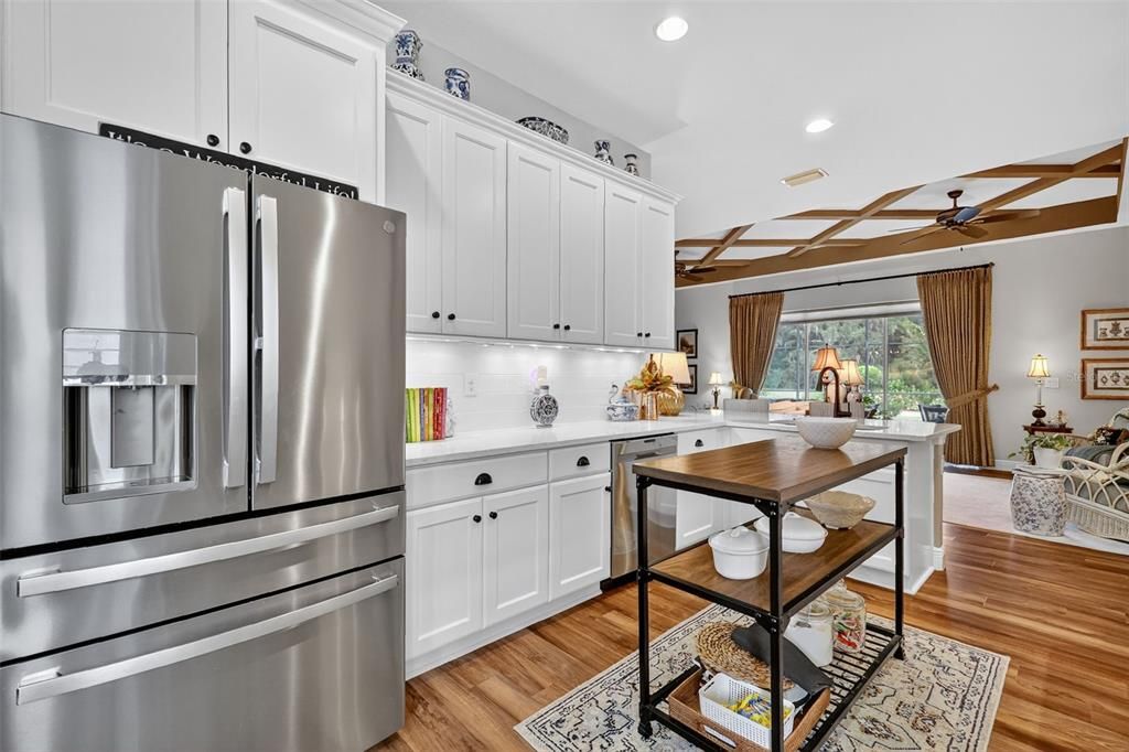 For Sale: $575,000 (2 beds, 2 baths, 2033 Square Feet)