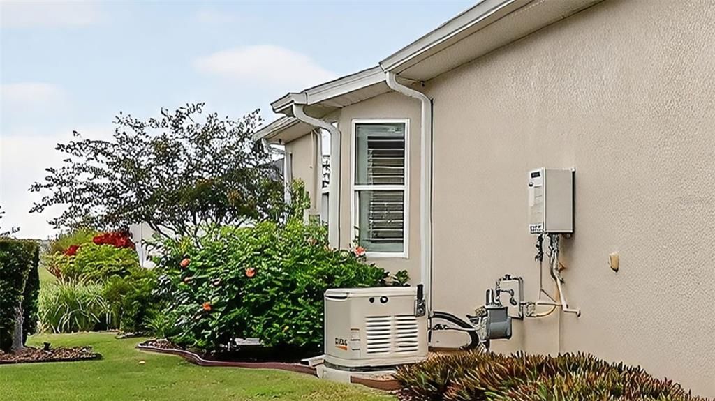 For Sale: $575,000 (2 beds, 2 baths, 2033 Square Feet)