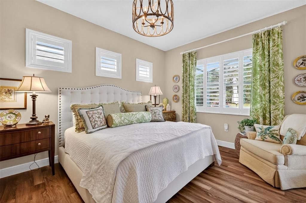 For Sale: $575,000 (2 beds, 2 baths, 2033 Square Feet)