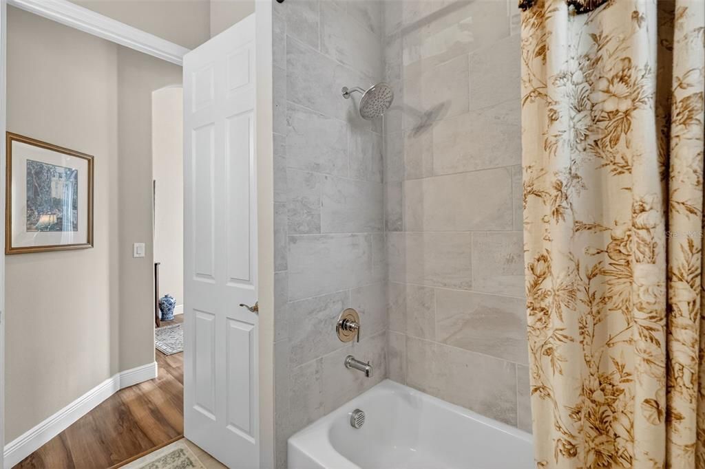 For Sale: $575,000 (2 beds, 2 baths, 2033 Square Feet)