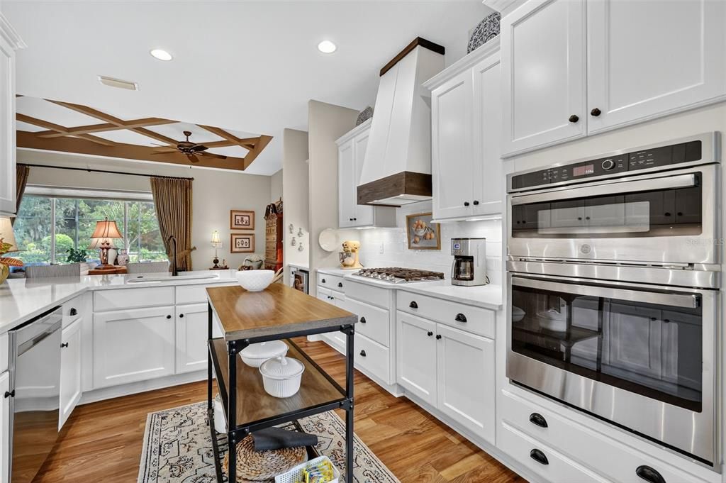 For Sale: $575,000 (2 beds, 2 baths, 2033 Square Feet)