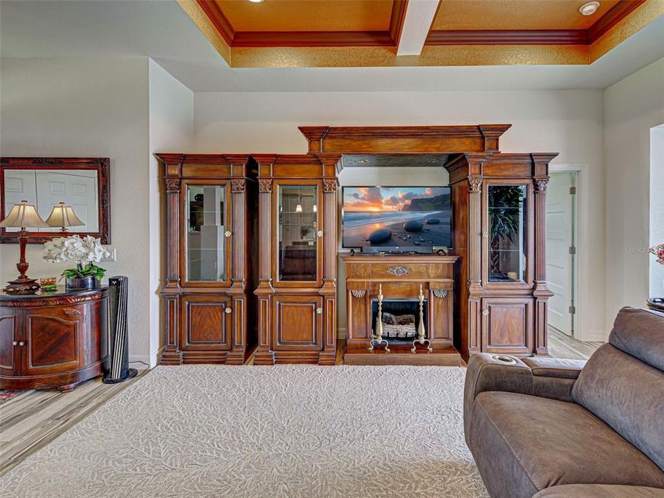 Active With Contract: $434,500 (3 beds, 2 baths, 1775 Square Feet)