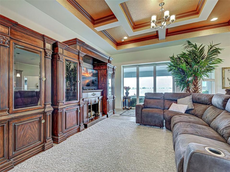 Active With Contract: $434,500 (3 beds, 2 baths, 1775 Square Feet)