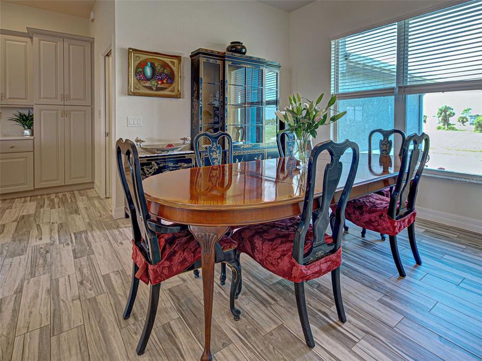 Active With Contract: $434,500 (3 beds, 2 baths, 1775 Square Feet)