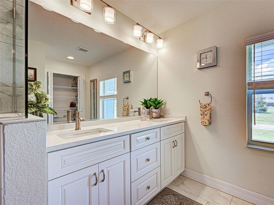 Active With Contract: $434,500 (3 beds, 2 baths, 1775 Square Feet)