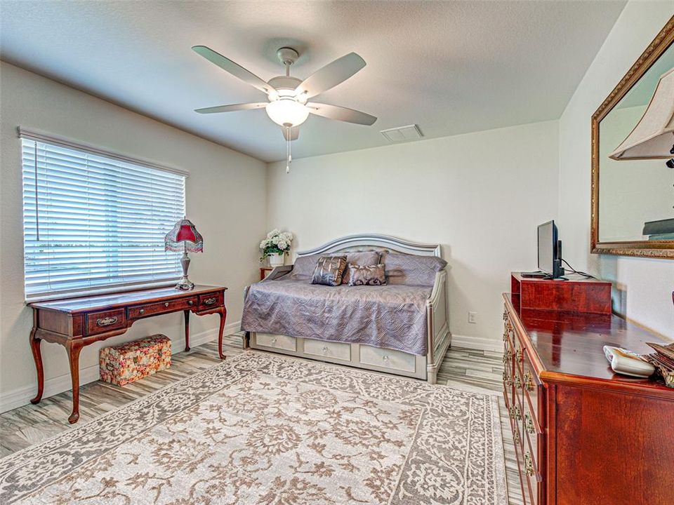 Active With Contract: $434,500 (3 beds, 2 baths, 1775 Square Feet)