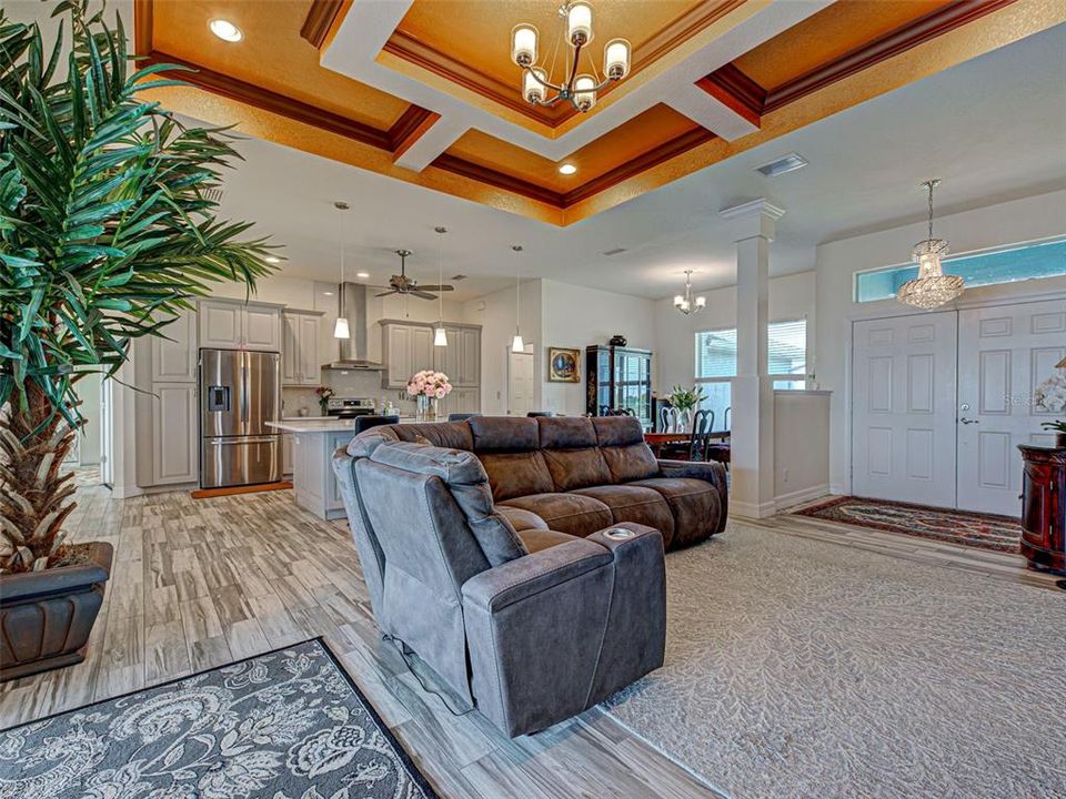 Active With Contract: $434,500 (3 beds, 2 baths, 1775 Square Feet)