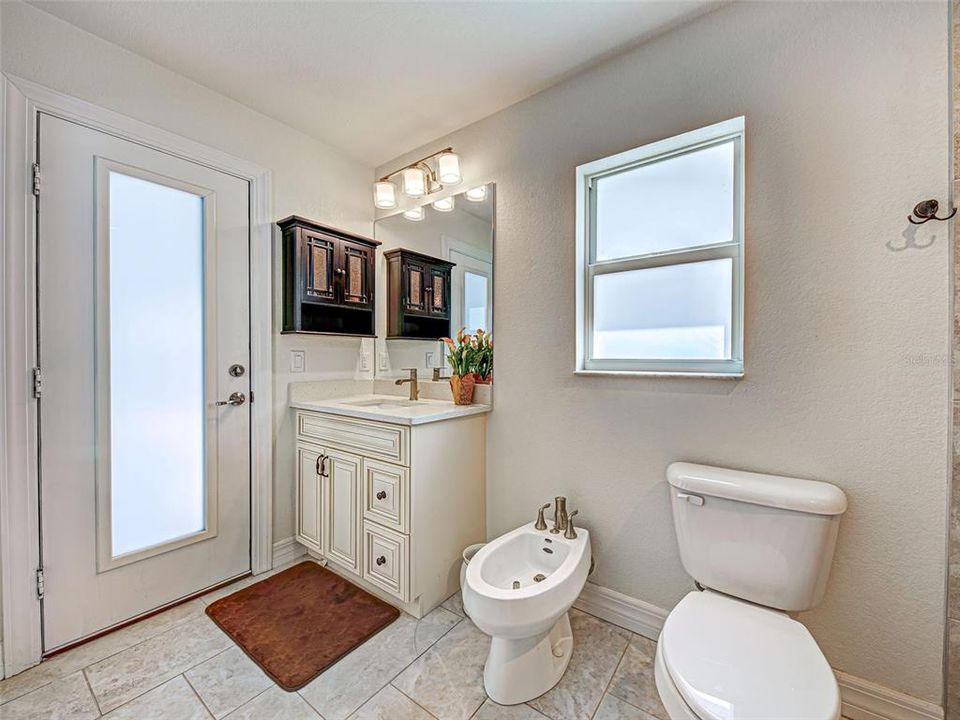 Active With Contract: $434,500 (3 beds, 2 baths, 1775 Square Feet)