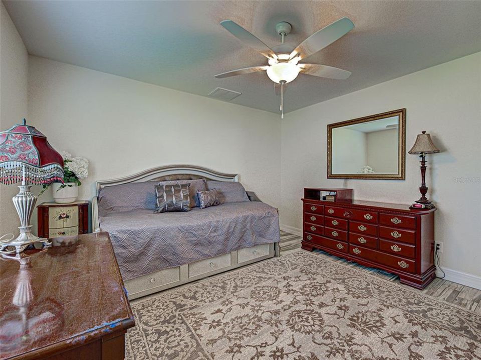 Active With Contract: $434,500 (3 beds, 2 baths, 1775 Square Feet)