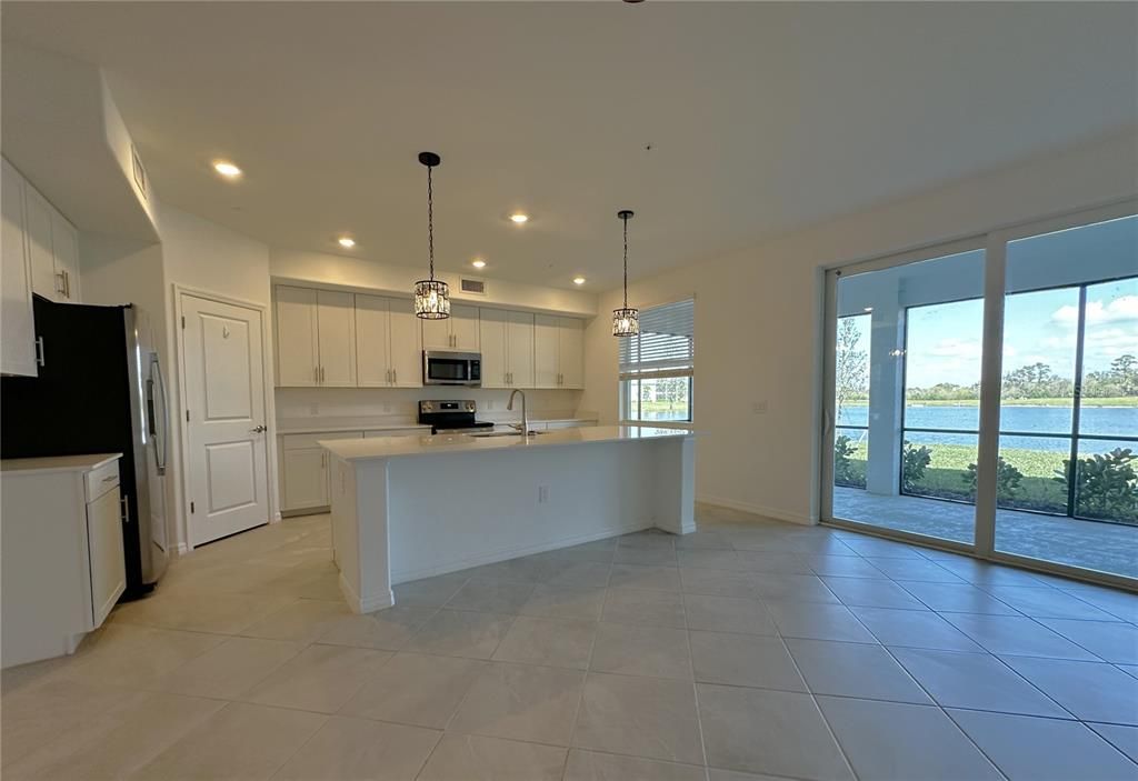 出租: $2,395 (3 贝兹, 2 浴室, 2110 平方英尺)