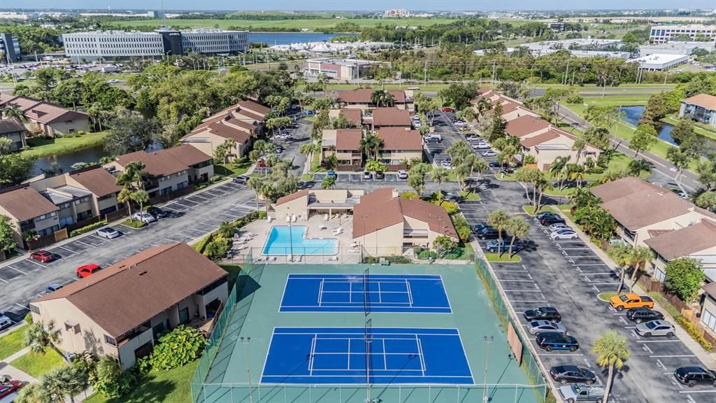 待售: $163,000 (2 贝兹, 2 浴室, 885 平方英尺)