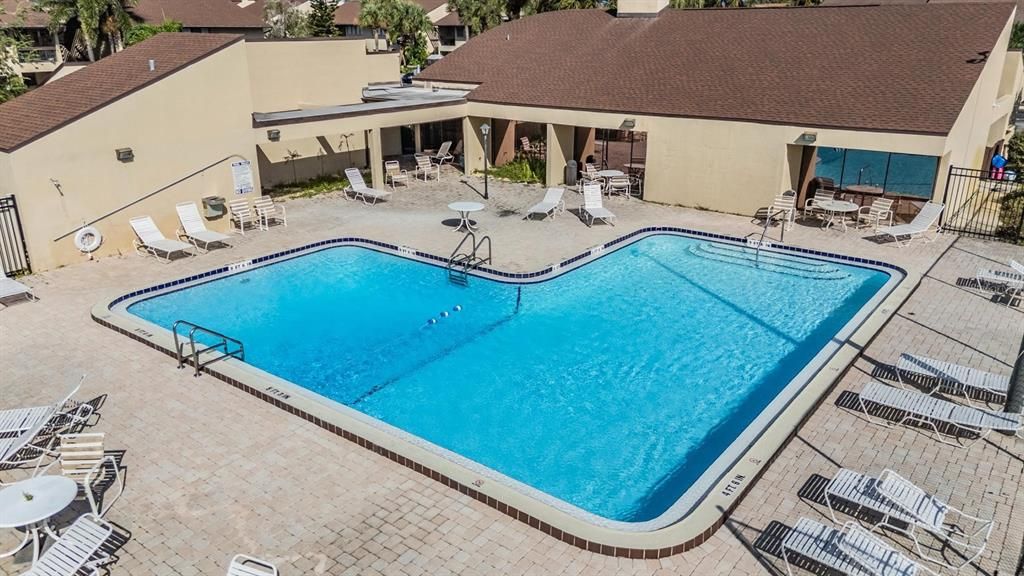 待售: $163,000 (2 贝兹, 2 浴室, 885 平方英尺)