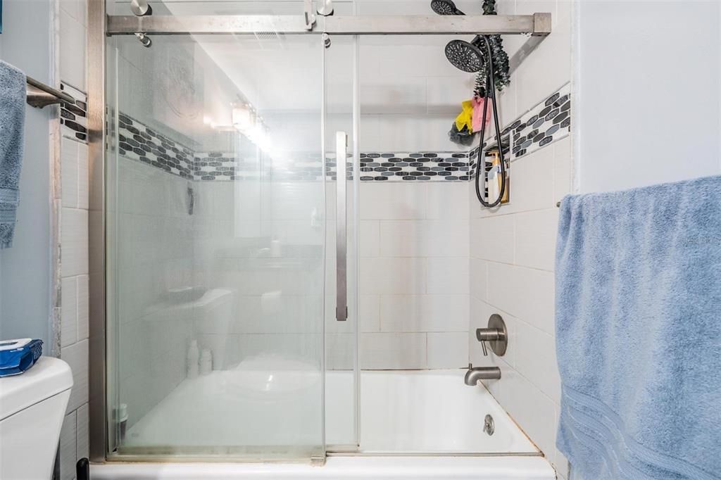 待售: $163,000 (2 贝兹, 2 浴室, 885 平方英尺)