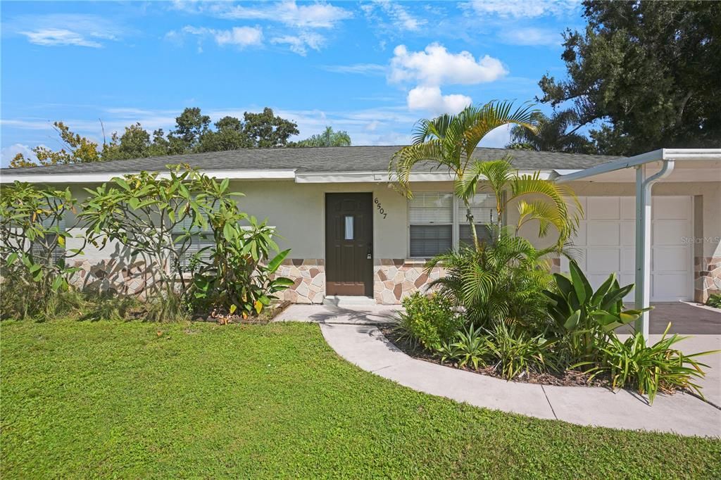 Под контрактом: $310,000 (4 спален, 1 ванн, 1036 Квадратных фут)