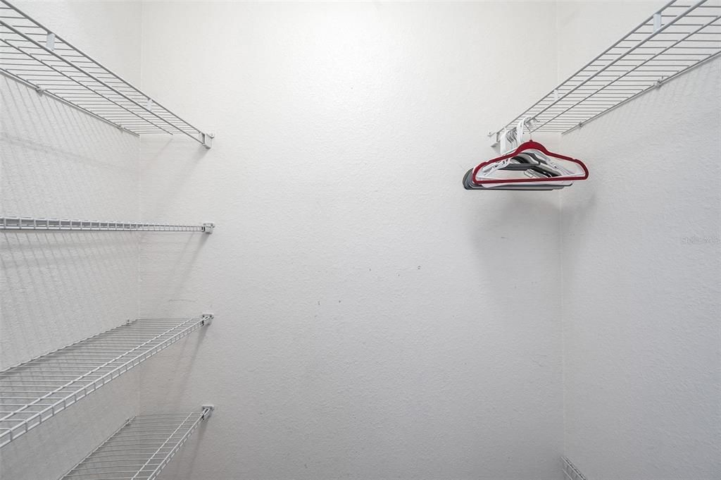 Под контрактом: $2,200 (2 спален, 2 ванн, 1200 Квадратных фут)