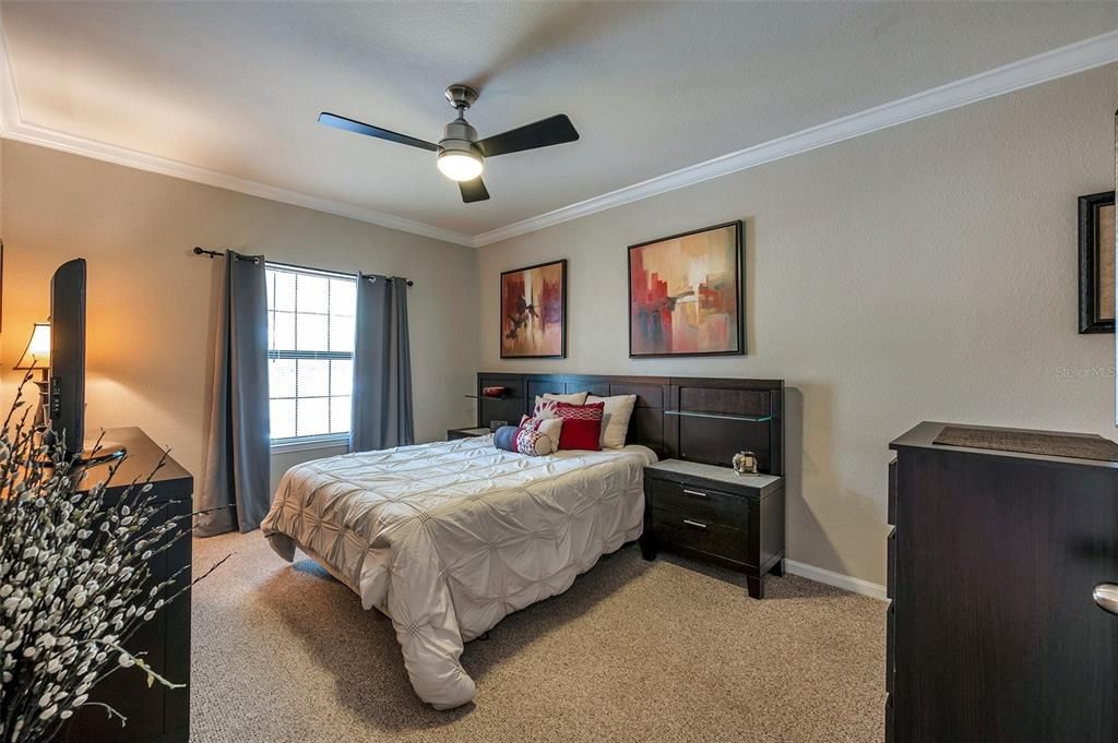 Под контрактом: $2,200 (2 спален, 2 ванн, 1200 Квадратных фут)