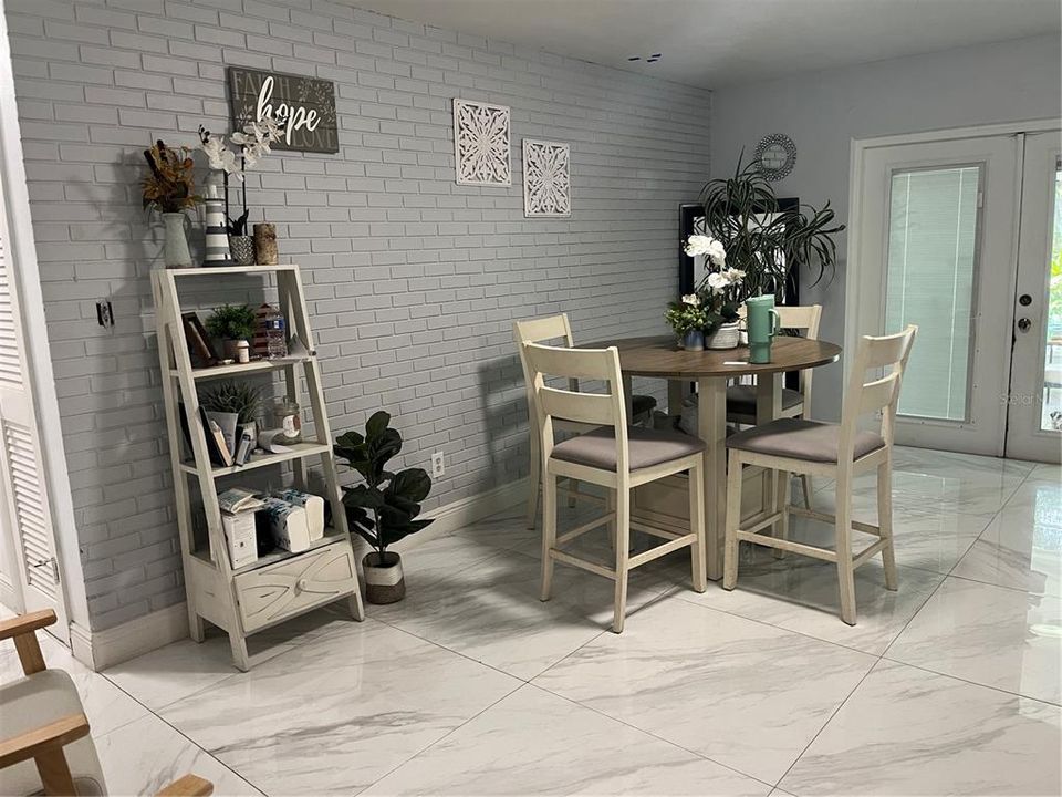 На продажу: $440,000 (4 спален, 3 ванн, 1819 Квадратных фут)