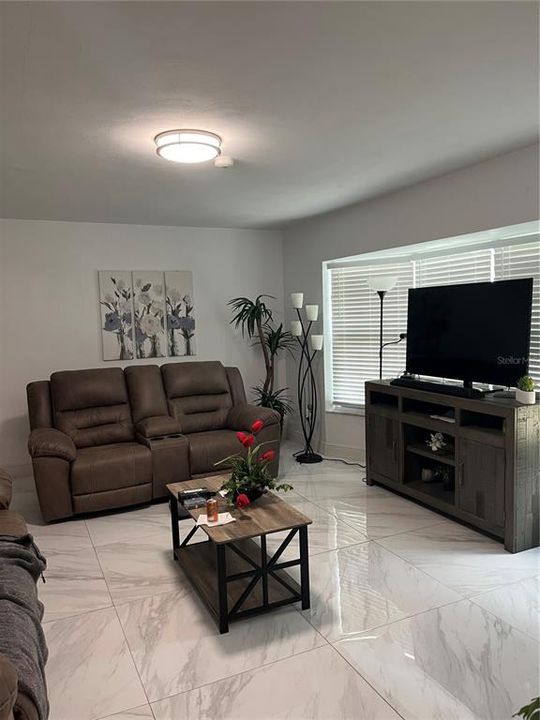 На продажу: $440,000 (4 спален, 3 ванн, 1819 Квадратных фут)