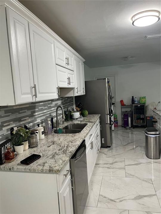 На продажу: $440,000 (4 спален, 3 ванн, 1819 Квадратных фут)