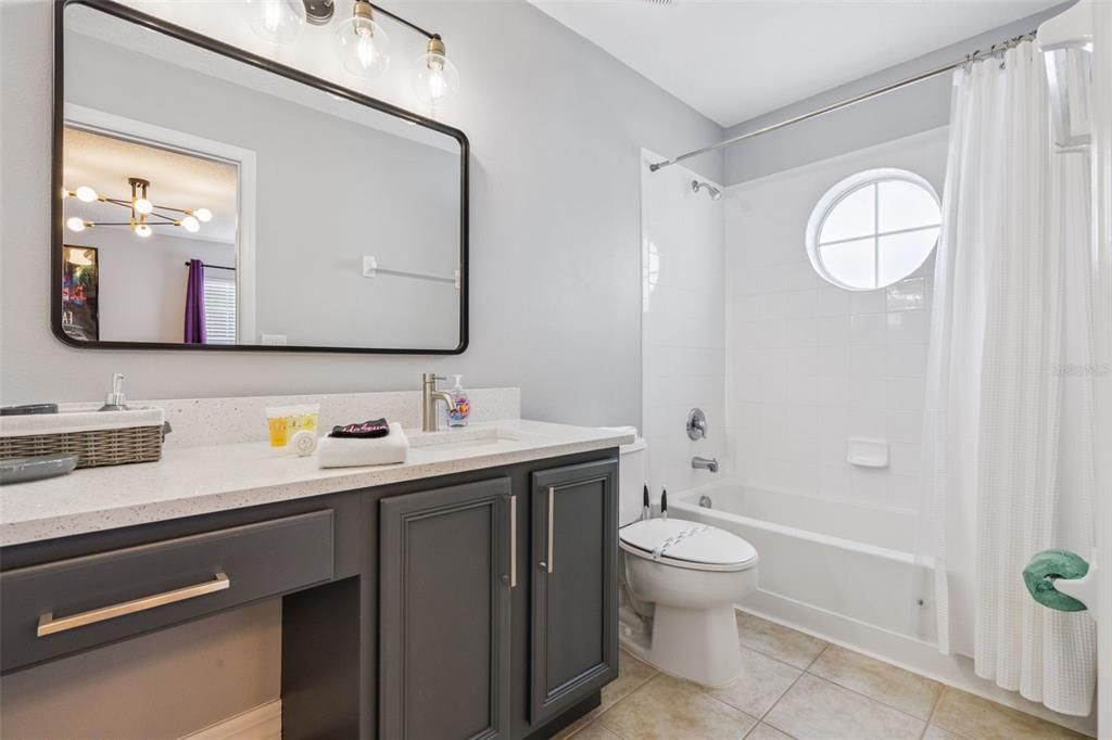 Под контрактом: $560,000 (7 спален, 4 ванн, 2881 Квадратных фут)