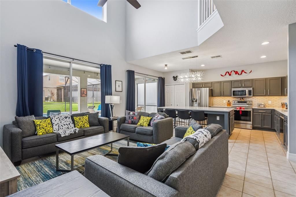 Под контрактом: $560,000 (7 спален, 4 ванн, 2881 Квадратных фут)