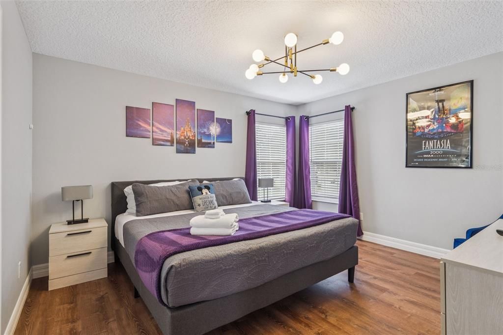 Под контрактом: $560,000 (7 спален, 4 ванн, 2881 Квадратных фут)