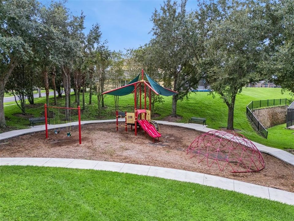 Под контрактом: $560,000 (7 спален, 4 ванн, 2881 Квадратных фут)