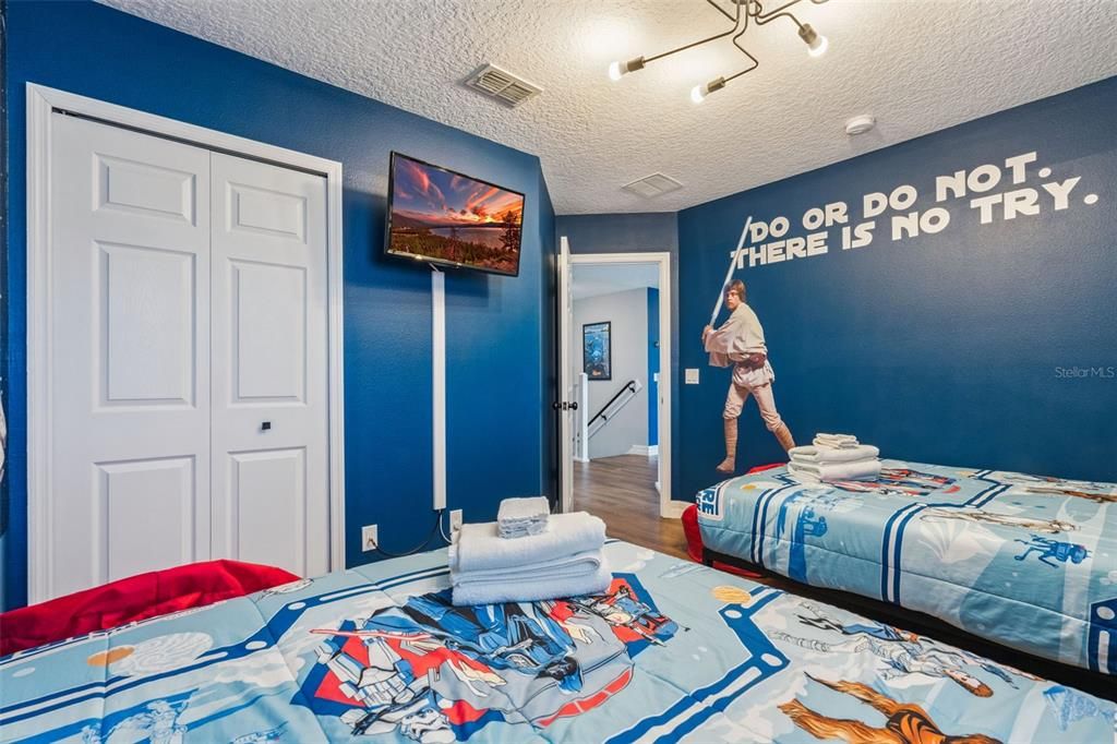 Под контрактом: $560,000 (7 спален, 4 ванн, 2881 Квадратных фут)