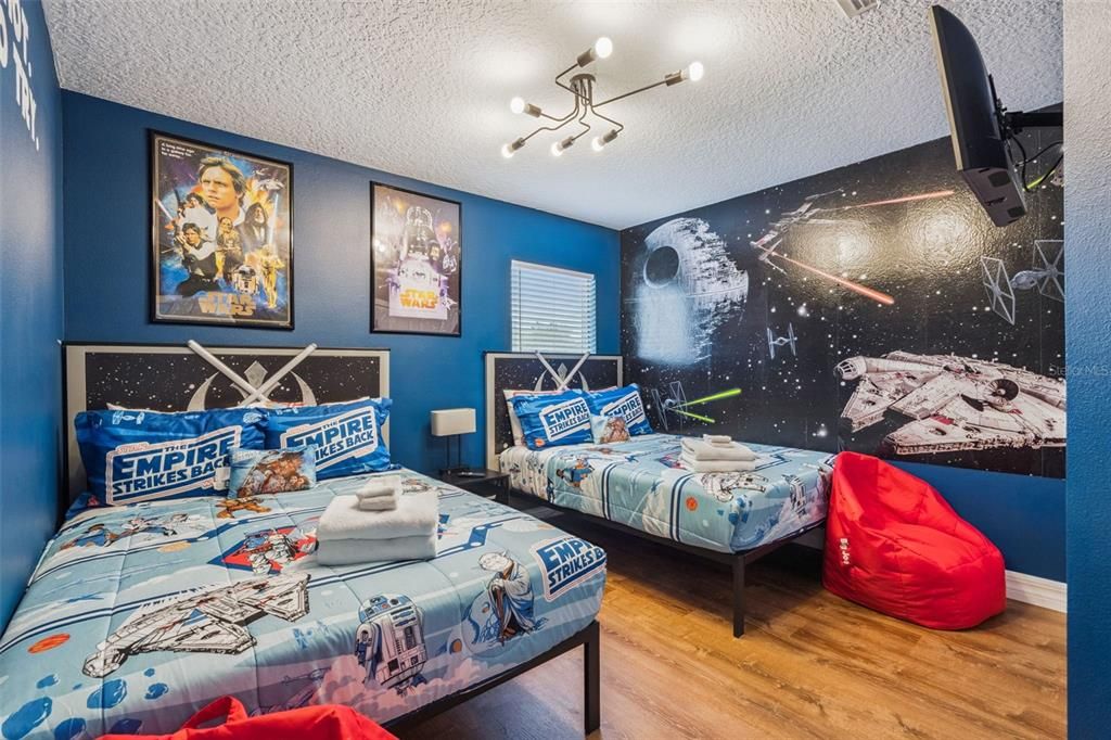 Под контрактом: $560,000 (7 спален, 4 ванн, 2881 Квадратных фут)