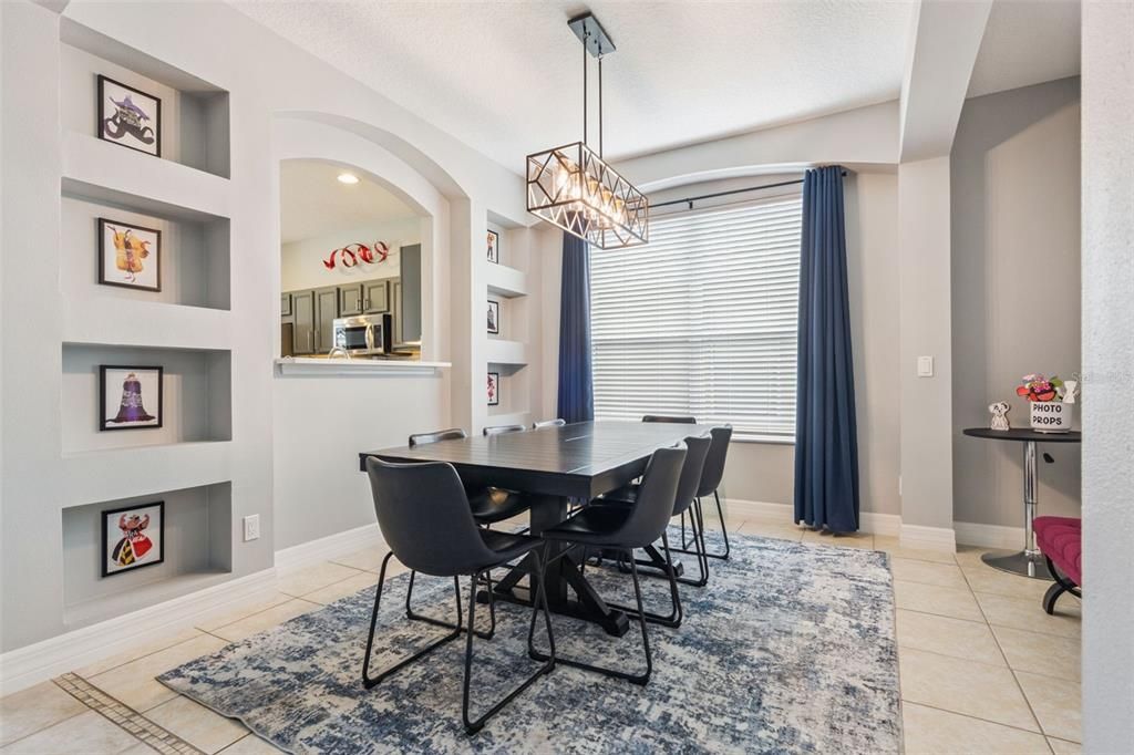 Под контрактом: $560,000 (7 спален, 4 ванн, 2881 Квадратных фут)