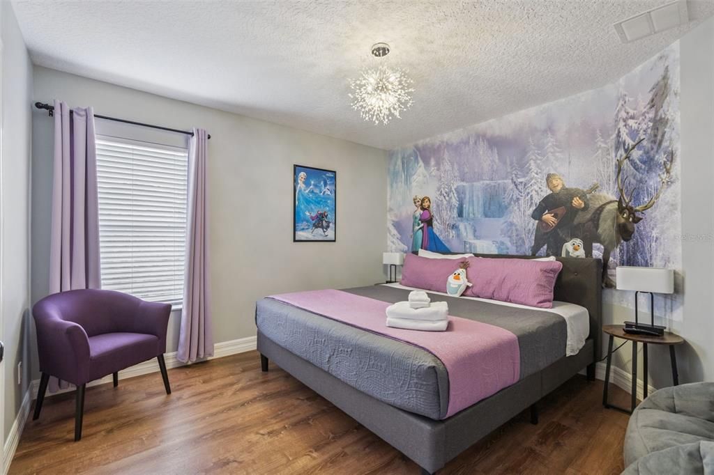 Под контрактом: $560,000 (7 спален, 4 ванн, 2881 Квадратных фут)