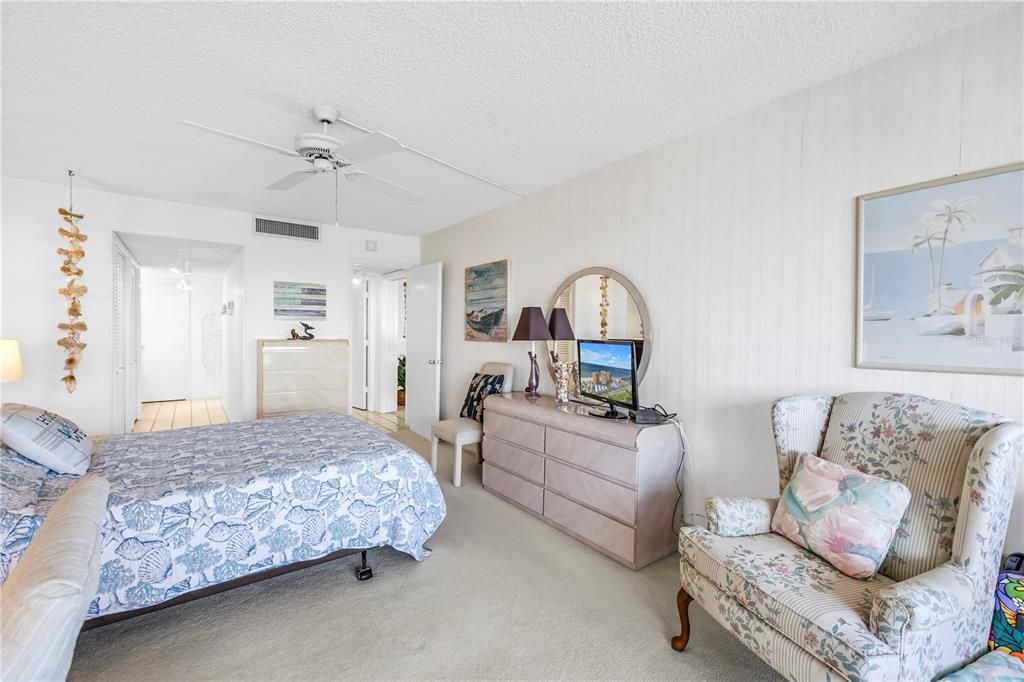 En Venta: $379,000 (1 camas, 1 baños, 1060 Pies cuadrados)