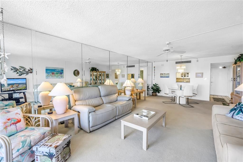 En Venta: $379,000 (1 camas, 1 baños, 1060 Pies cuadrados)