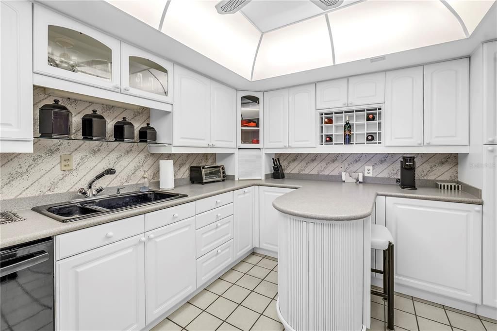 En Venta: $379,000 (1 camas, 1 baños, 1060 Pies cuadrados)