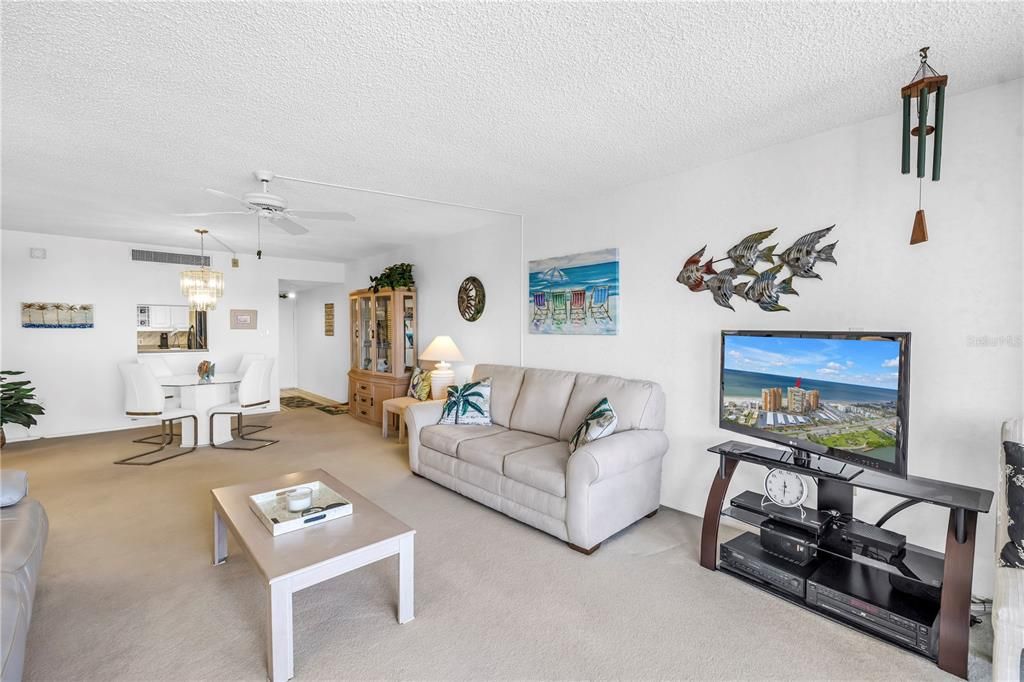 En Venta: $379,000 (1 camas, 1 baños, 1060 Pies cuadrados)