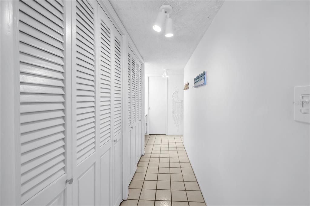 En Venta: $379,000 (1 camas, 1 baños, 1060 Pies cuadrados)