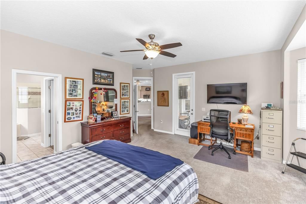 合同活跃: $399,999 (3 贝兹, 2 浴室, 1794 平方英尺)